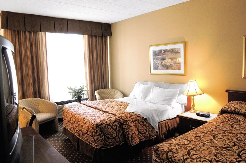 Travelodge By Wyndham Quebec City Hotel & Convention Centre Room photo