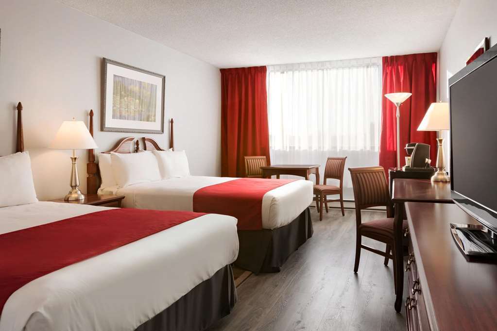 Travelodge By Wyndham Quebec City Hotel & Convention Centre Room photo